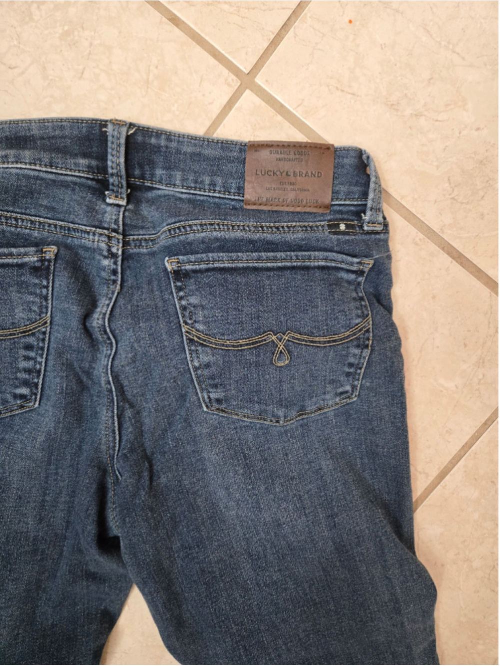 Lucky Brand Womens Slight Flare Jeans Size 8/29 Regular - Picture 5 of 6